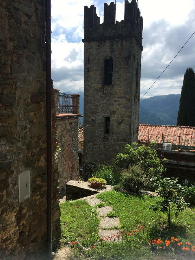 Gasthaus Torre Del Duca Bagni di Lucca Exterior foto